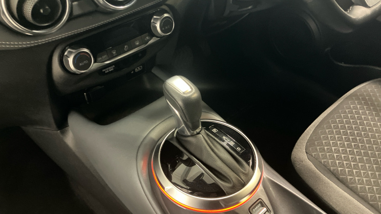 Nissan Juke 1.0 DiG-T N-Connecta 5dr DCT Petrol Hatchback